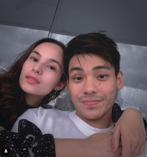 Selamat! Chelsea Islan Dilamar Politikus Muda Rob Clinton Kardinal