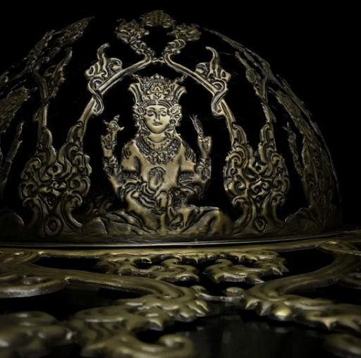 Dewa Nawa Sanga merupakan dasar filosofi logo kerajaan Majapahit yang mempunyai arti pemimpin yang bijaksana. (Foto: Dok. DUA Lighting Collective)