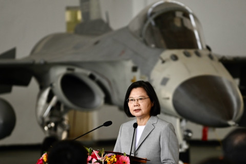 Presiden Taiwan Konfirmasi Pasukan AS Latih Militernya