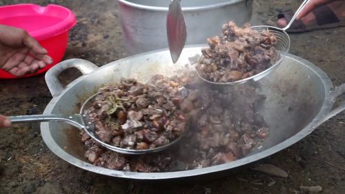 Rintek Wuuk kuiner khas Manado Foto: YouTube
