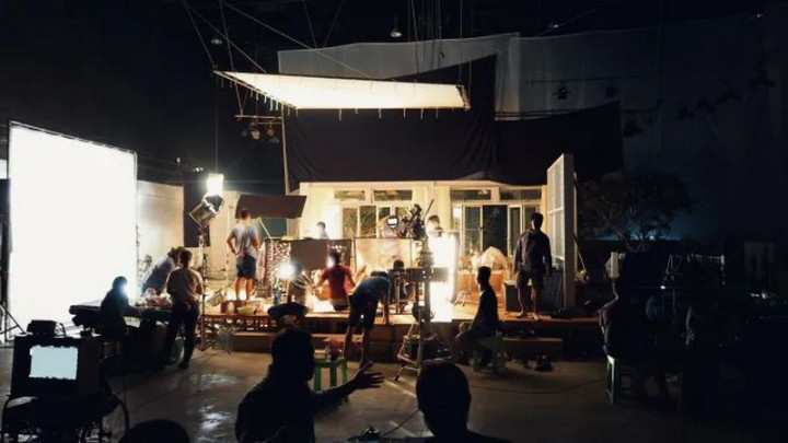 Imbas Insiden Penembakan Alec Baldwin, Seruan Larangan Senjata Api di Lokasi Syuting Meluas