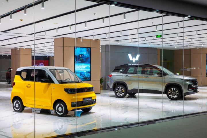 Wuling Mulai Edukasi Konsep Mobil Listrik di Flagship Center