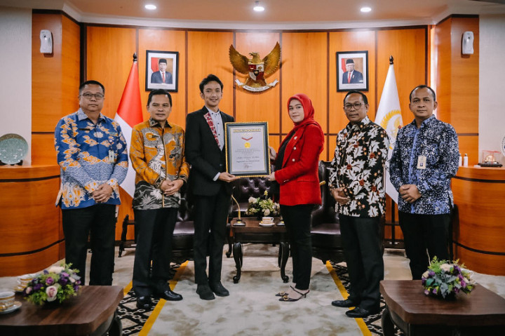 Jadi Senator Termuda, Jialyka Dorong Generasi Muda Terjun ke Politik