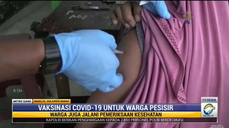 Vaksinasi covid-19 untuk warga pesisir. Foto: Dok/Metro TV
