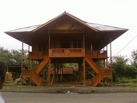 Filosofi Rumah Panggung Woloan dari Sisi Arsitektur hingga Ekonomi