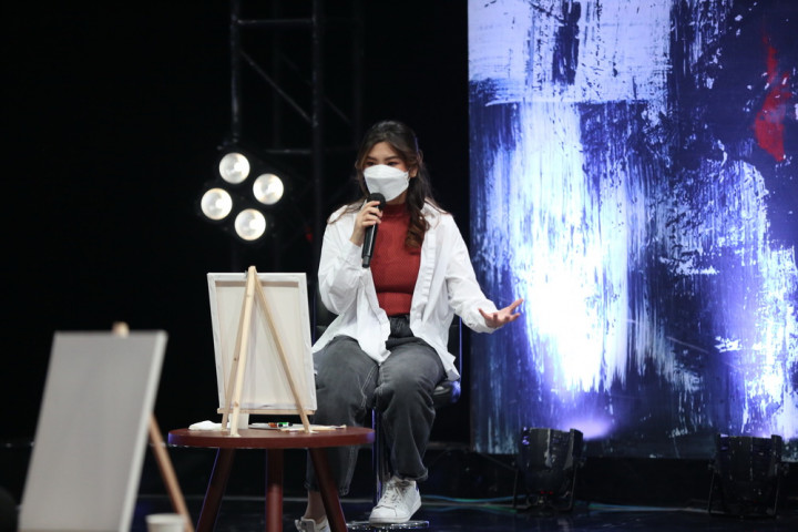 Slank Puji Eva Alicia, Pelukis Muda Peraih Rekor MURI yang Dermawan