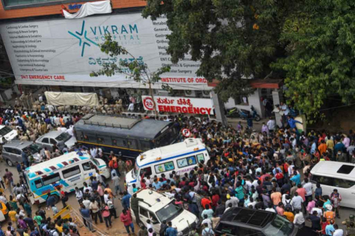 Aktor Film Kannada Puneeth Rajkumar Meninggal Dunia, Ribuan Penggemar Berduka