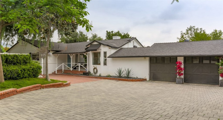 Billie Eilish Beli Rumah Rp32 Miliar, Intip Interiornya