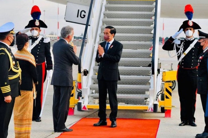 Foto: Presiden Jokowi Tiba di Italia untuk Hadiri KTT G20