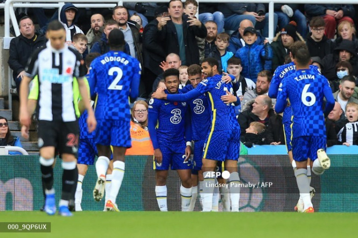 Chelsea Hancurkan Newcastle