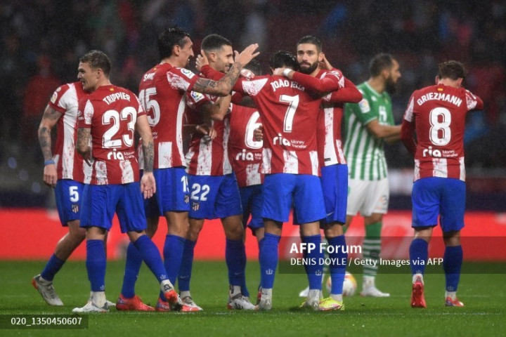 Los Colchoneros Hancurkan Los Beticos