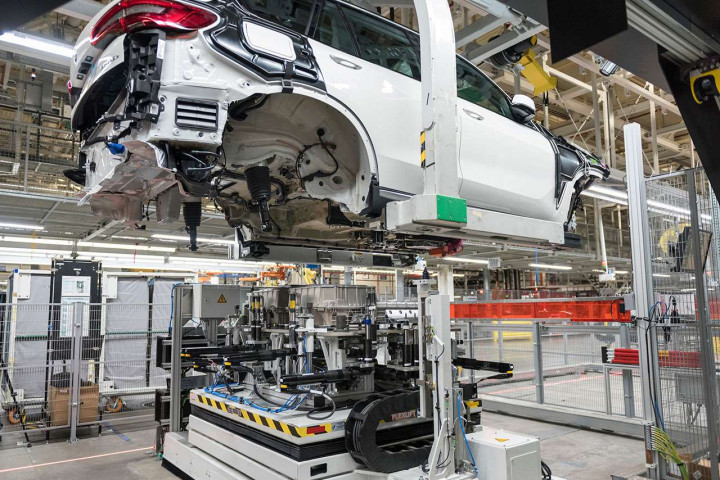 Indonesia Goda BMW & Mercedes-Benz Investasi Mobil Listrik