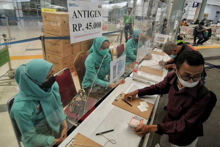 Aturan Baru Perjalanan Darat: Bepergian 250 Km Wajib PCR atau Antigen