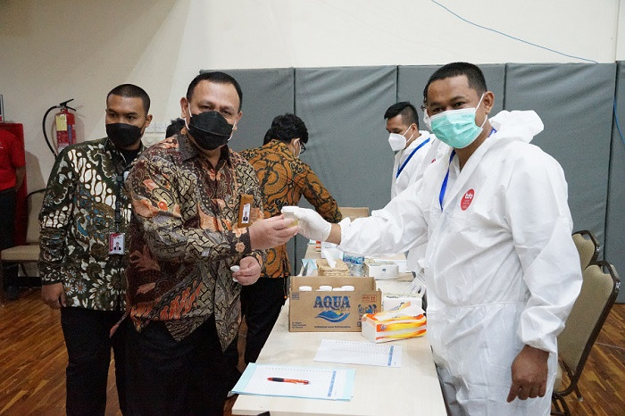 Firli Bahuri dan 700 Pegawai KPK Jalani Tes Urine