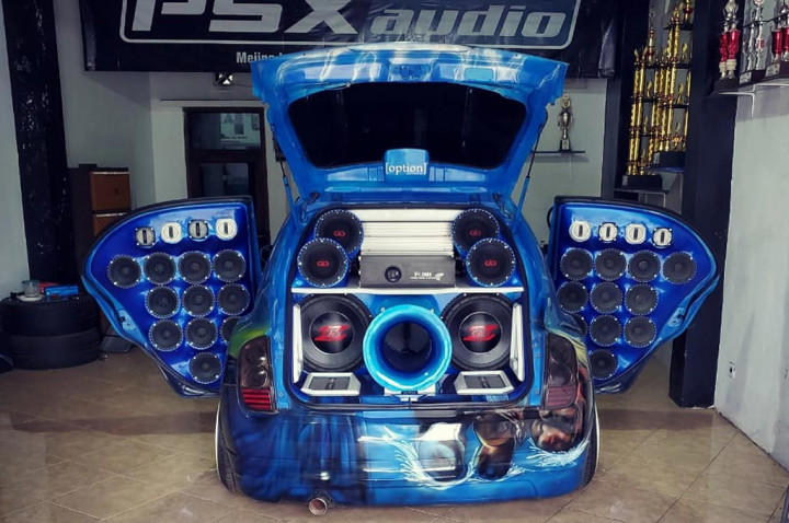 Konsep Audio Ekstrim di Nissan Micra ala PSX Audio Jogja