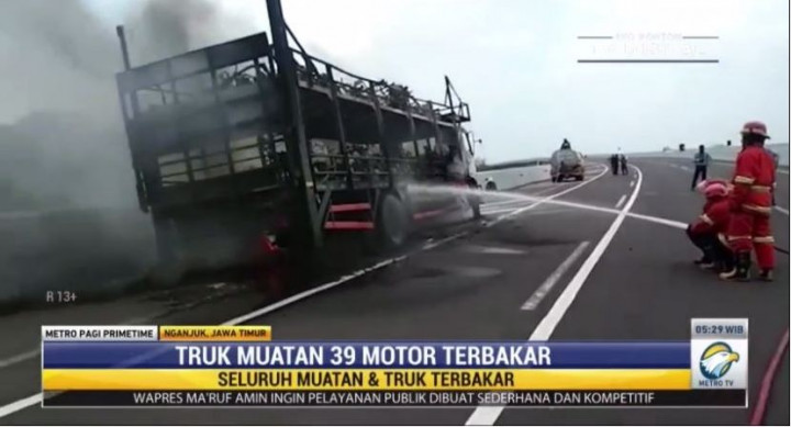 Truk Bermuatan 39 Sepeda Motor Terbakar, Kerugian Rp500 Juta