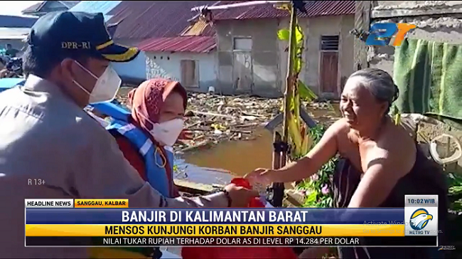 Mensos Kunjungi Desa Terdampak Banjir di Kalbar