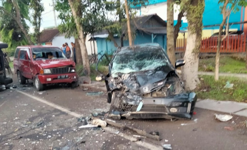 Truk dan 2 Mobil Tabrakan di Malang, Satu Penumpang Tewas