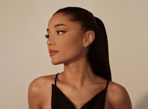 Akhirnya Rilis Brand Kecantikan, Ariana Grande Umumkan Lewat Instagram