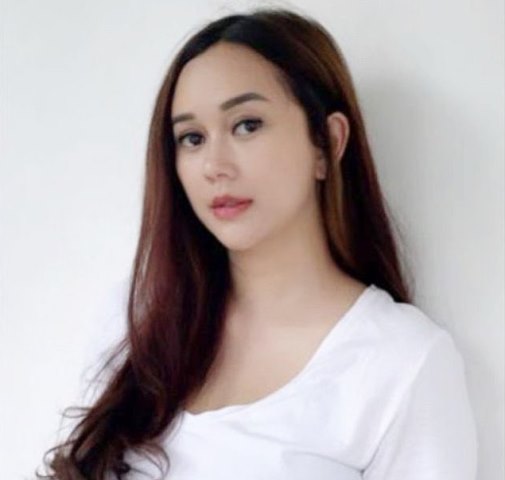 Aura Kasih mengaku melakukan hipnoterapi agar lebih kalem. (Foto: Dok. Instagram Aura Kasih/@aurakasih)