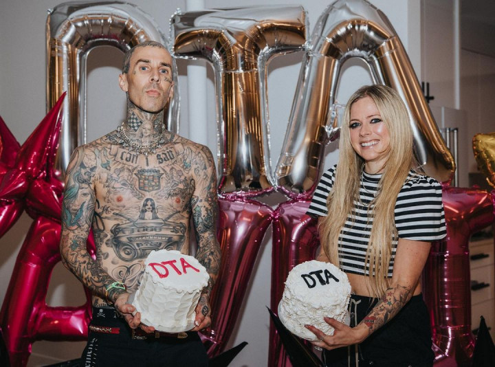Gabung Label Travis Barker, Avril Lavigne Segera Rilis Lagu Baru