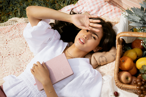 Menurut Maudy, hidup itu berisikan kumpulan perjalanan-perjalanan kecil yang pada akhirnya akan membawa kita ke self-discovery masing-masing. (Foto: Dok. AERIS Beauté)