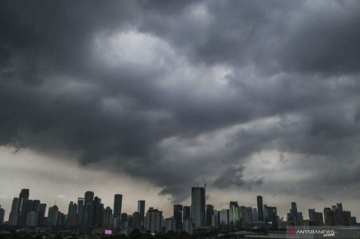 Sejumlah Kota Besar di Indonesia Diprediksi Alami Hujan Petir