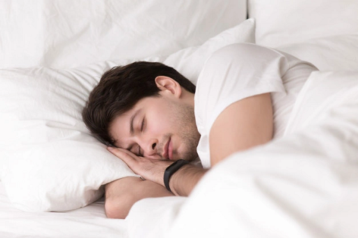 Orang yang tidur kurang dari tujuh jam per malam, rata-rata lebih mungkin mengalami masuk angin atau pilek. (Foto: Ilustrasi. Dok. Freepik.com)