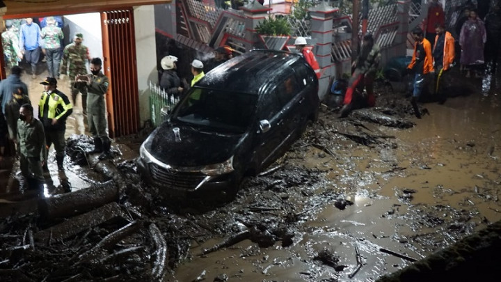 3 Warga Kota Batu Terseret Banjir Bandang Masih Dicari