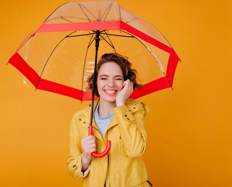 Rentan Kering, Ini Tips Merawat Kulit saat Musim Hujan