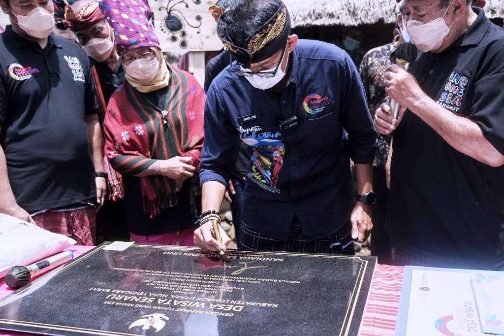 Menparekraf Sandiaga Uno visitasi ke Desa Wisata Senaru (Foto: Kemenparekraf)