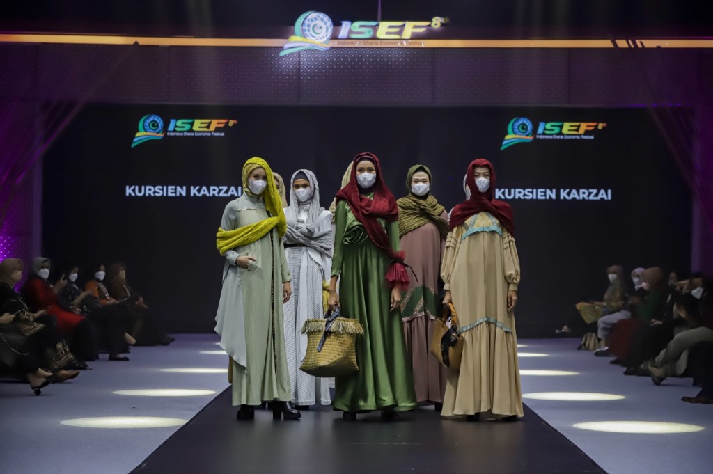 Bank Indonesia bersinergi dengan Indonesian Fashion Chamber & Indonesia Halal Lifestyle Centre (IHLC) mengadakan Indonesia Sharia Economic Festival (ISEF) 2021 (Foto:Dok)