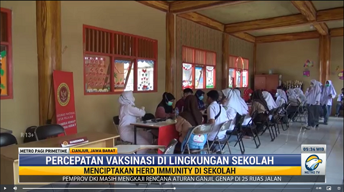 BIN Gelar Vaksinasi Massal Pelajar dan Santri di Cianjur