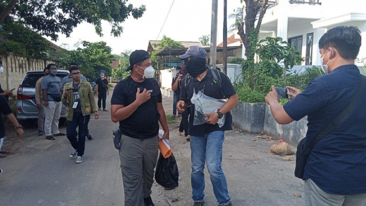 Densus 88 Sita 1 Laptop dari Rumah Terduga Teroris di Lampung