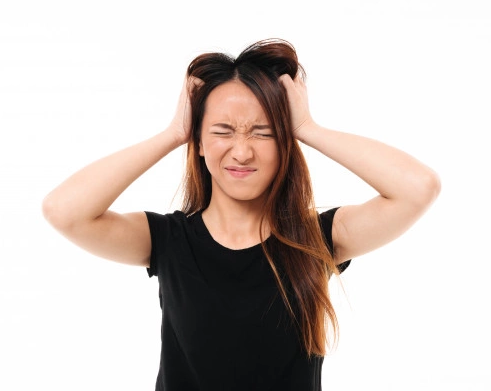 3 Cara Ampuh Menghilangkan Ketombe yang Membandel