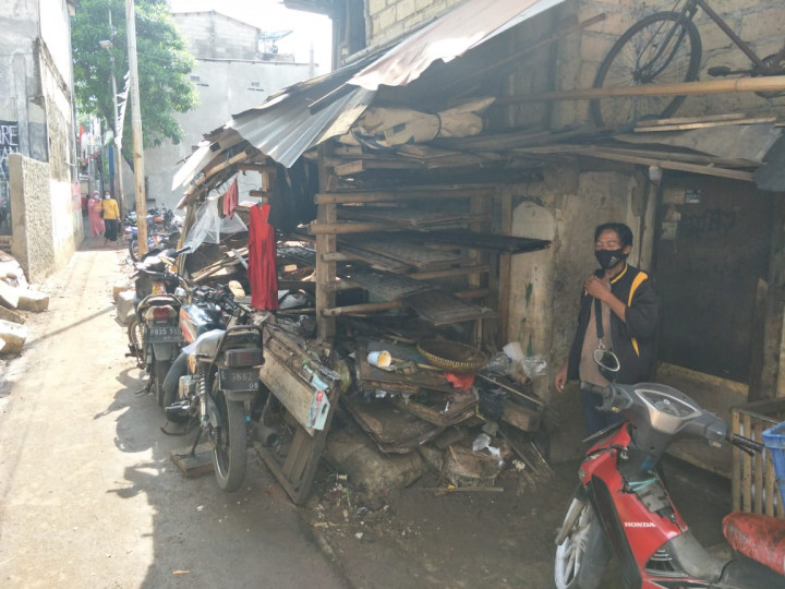 Terdampak Banjir, Aktivitas Pedagang Tempe Kawasan Buncit Terganggu