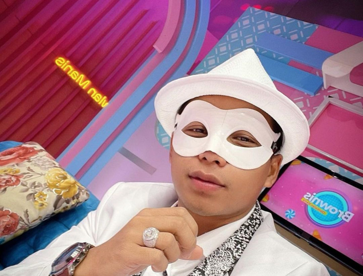 Manajer Menangis Lihat Paranormal Ngaku Panggil Arwah Vanessa Angel