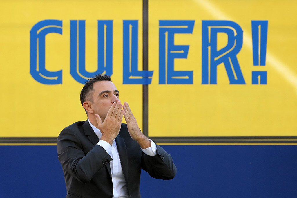 Momen Xavi Diperkenalkan di Depan Publik Barcelona