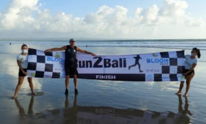 Tuntaskan Lari Marathon Jakarta-Bali, Pelari Ekspatriat Mulai Misi Kemanusiaan