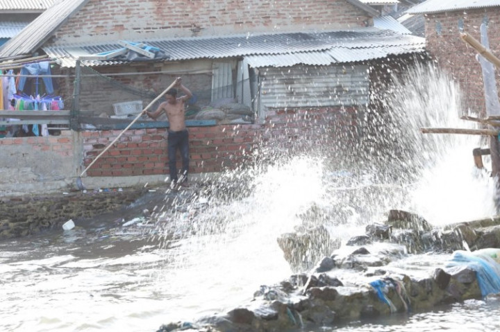 Lampung Masih Terancam Gelombang Tinggi Maksimal 6 Meter