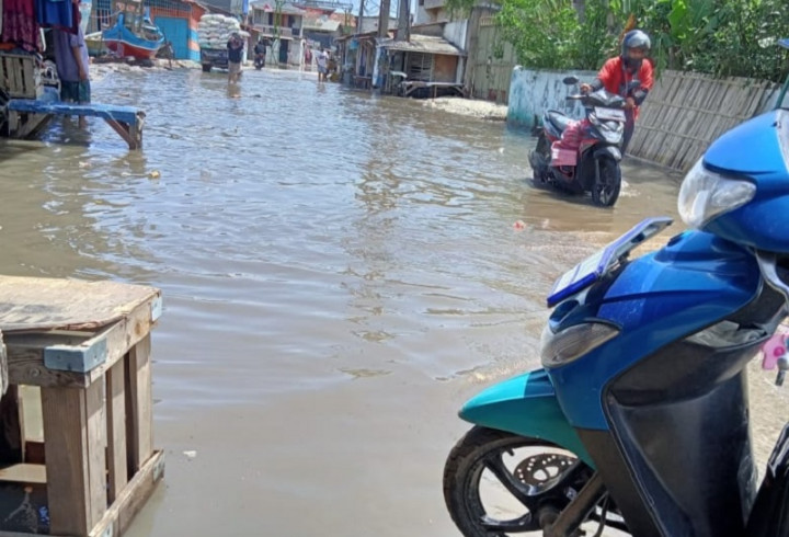 5 Hari Dadap Kosambi Direndam Banjir Rob