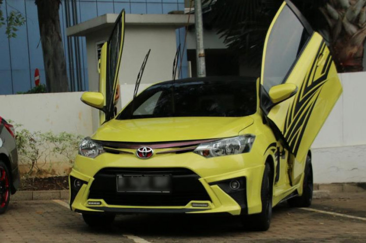 Modif Mobil Taksi Modal Rp15 Juta, Ada Pintu Gunting