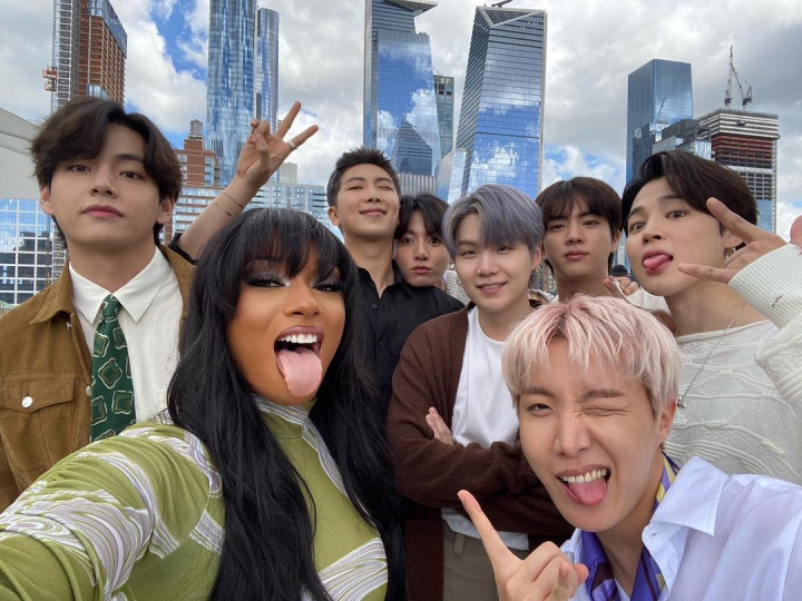 BTS dan Megan Thee Stallion Bakal Tampil di American Music Awards 2021