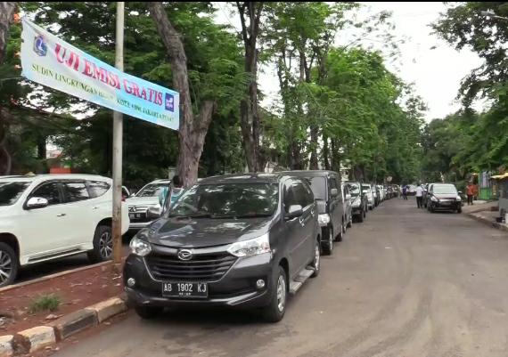 Uji Emisi Gratis di Sudin LH Jakpus Diserbu, Antrean Mengular