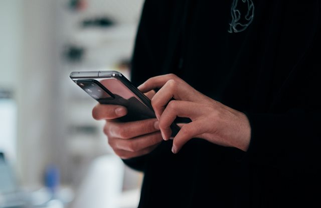 Layanan Chatbot WhatsApp, Perbaiki Sertifikat Vaksinasi dan Penyesuaian Data