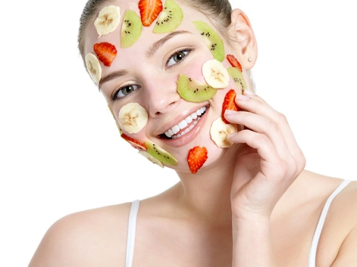 Dengan masker wajah alami, tentu kamu tak perlu keluar biaya besar dan hasilnya pun juga memuaskan. (Foto: Ilustrasi. Dok. Freepik.com)