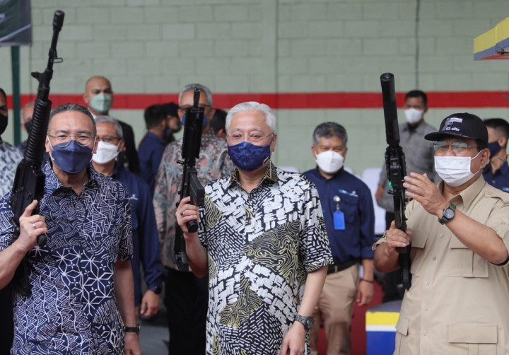 Datangi Pindad, PM Malaysia Janji Perkuat Kerja Sama Pertahanan dengan Menhan Prabowo