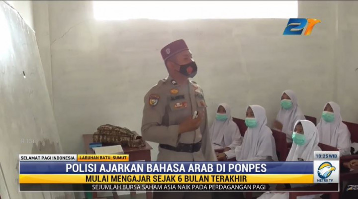 Viral! Polisi Ajarkan Bahasa Arab di Pondok Pesantren