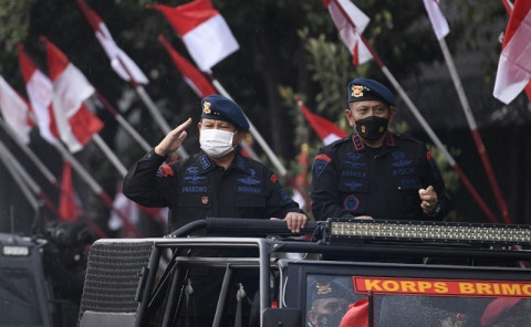 Menhan Prabowo Dianugerahi Warga Kehormatan Brimob Polri