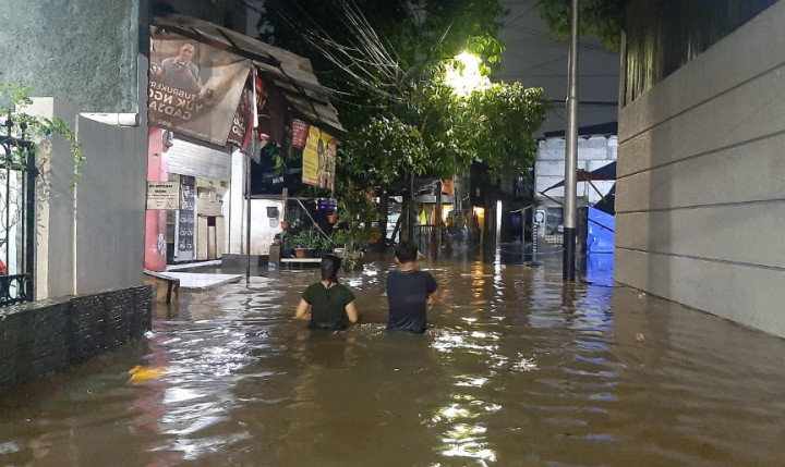 6 RT di Jakarta Selatan Terendam Banjir, Ketinggian Air Hingga 170 Cm